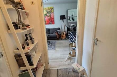 Möblerad etta med balkong nära centrum