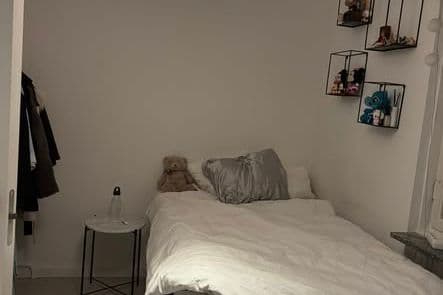 Möblerat rum uthyres i Gränby juni