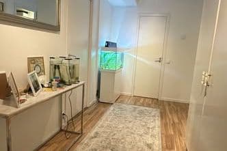 Nyrenoverad 2:a i lugna Årsta