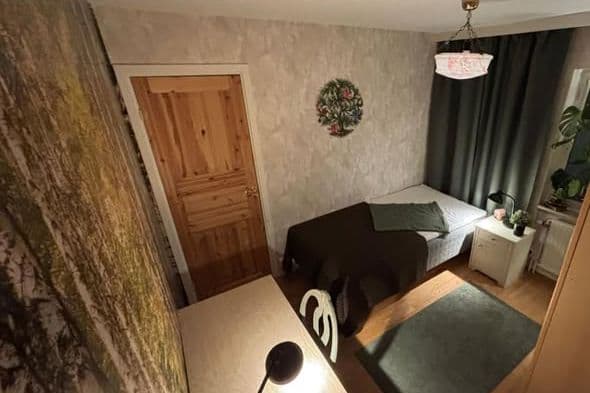 Möblerat studentrum nära Ekonomikum